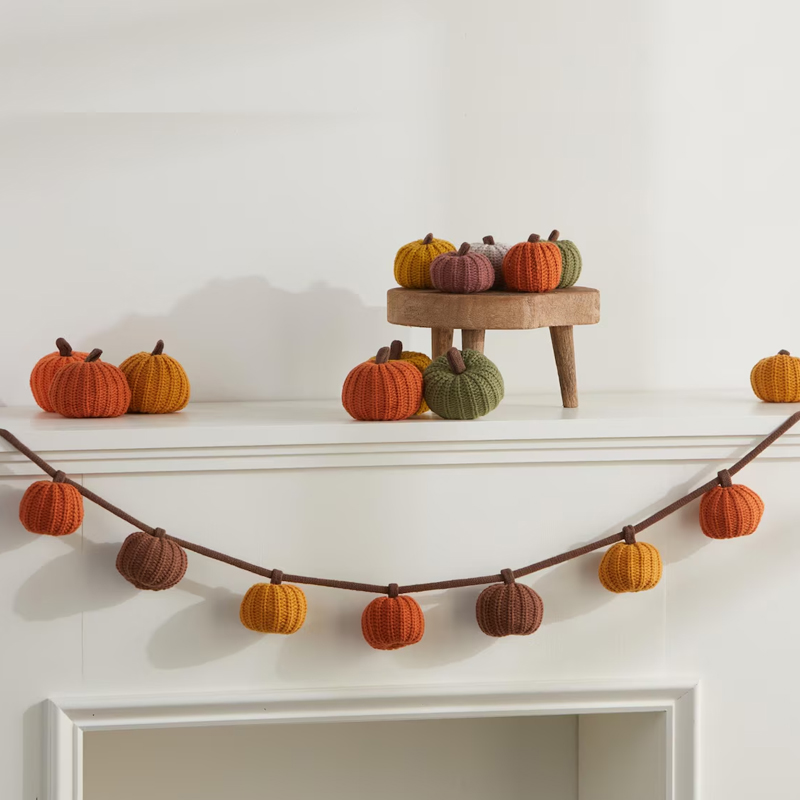 Ghirlanda di zucca lavorata a  - Baby Nursery Bookcase recensione e prezzo